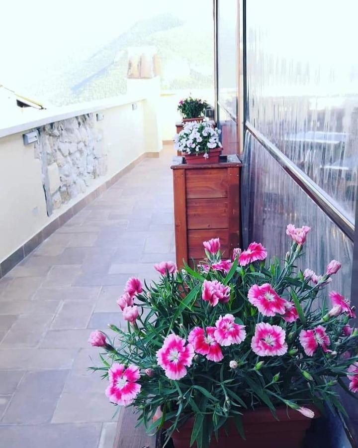 La Rupe Bed And Breakfast Норма Экстерьер фото