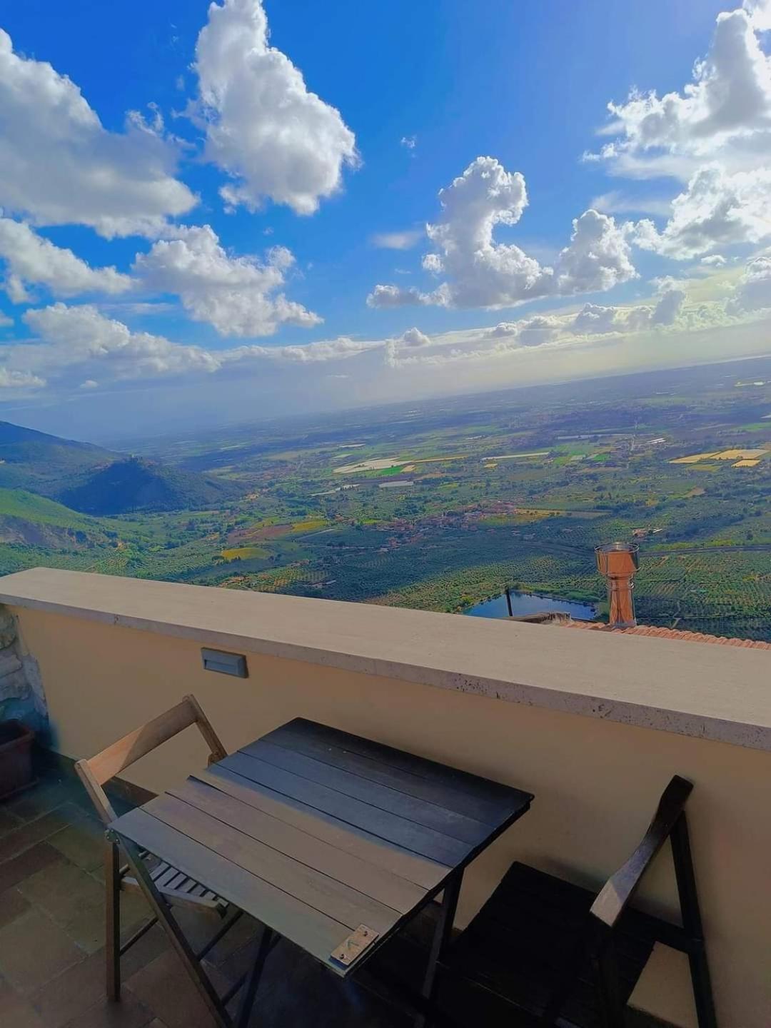 La Rupe Bed And Breakfast Норма Экстерьер фото